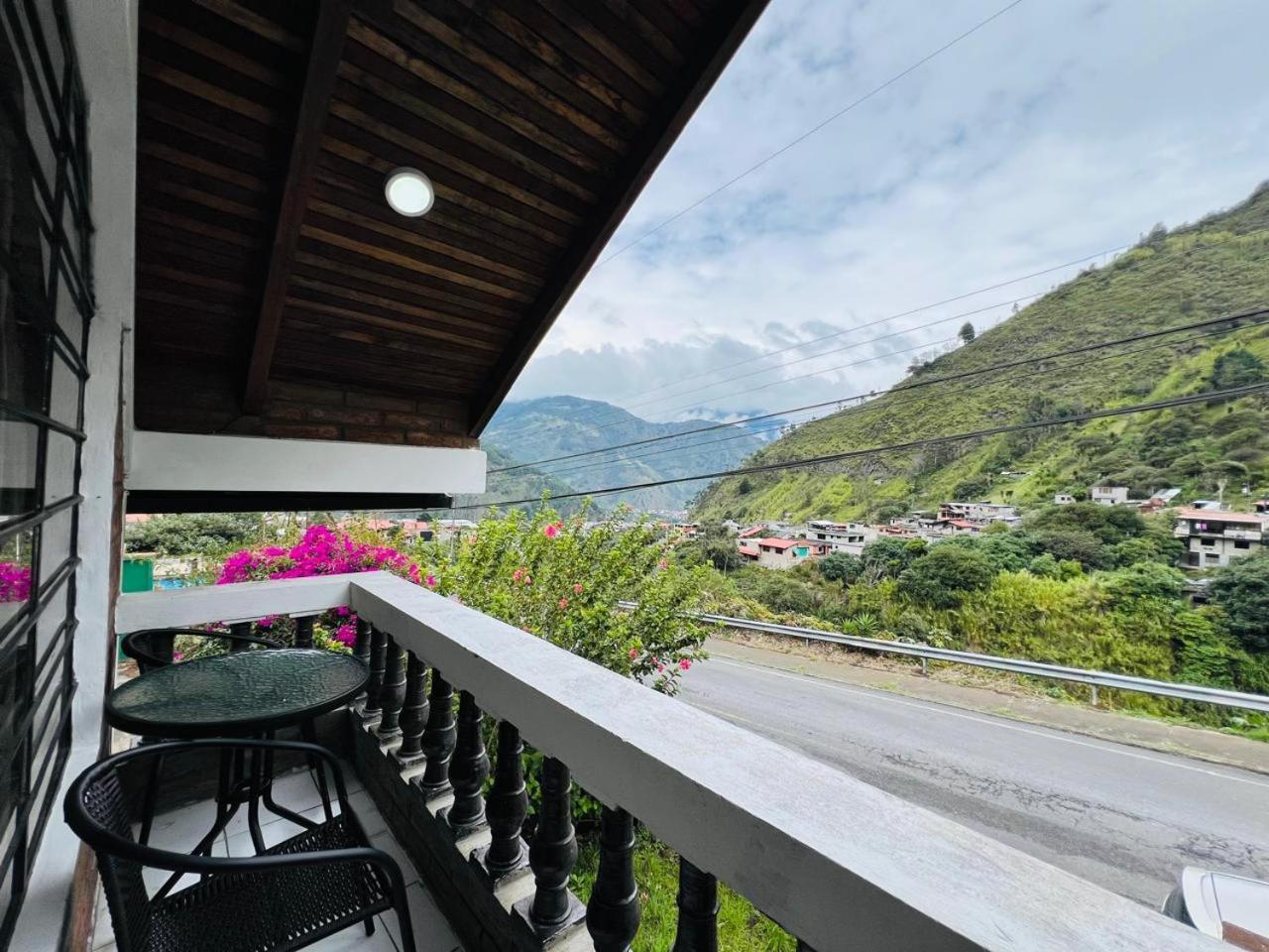 Mountain Chalet - Tungurahua Hot Springs/Aguas Termales Баньос Экстерьер фото
